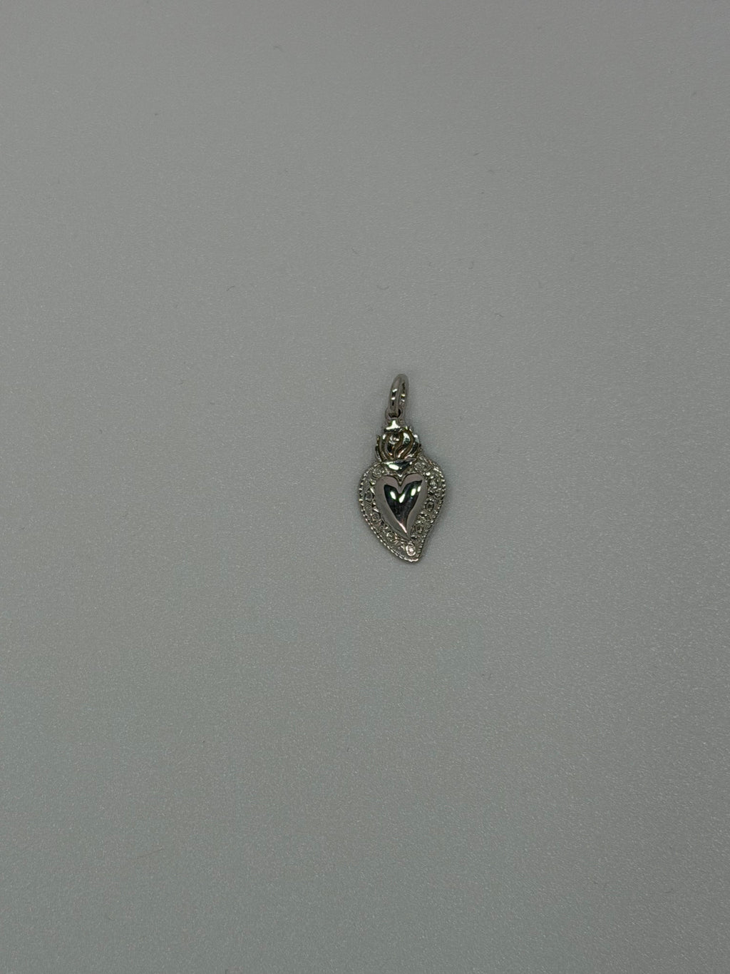 Ciondolo Sacro Cuore in Argento 925 | Gioiello Religioso Artigianale