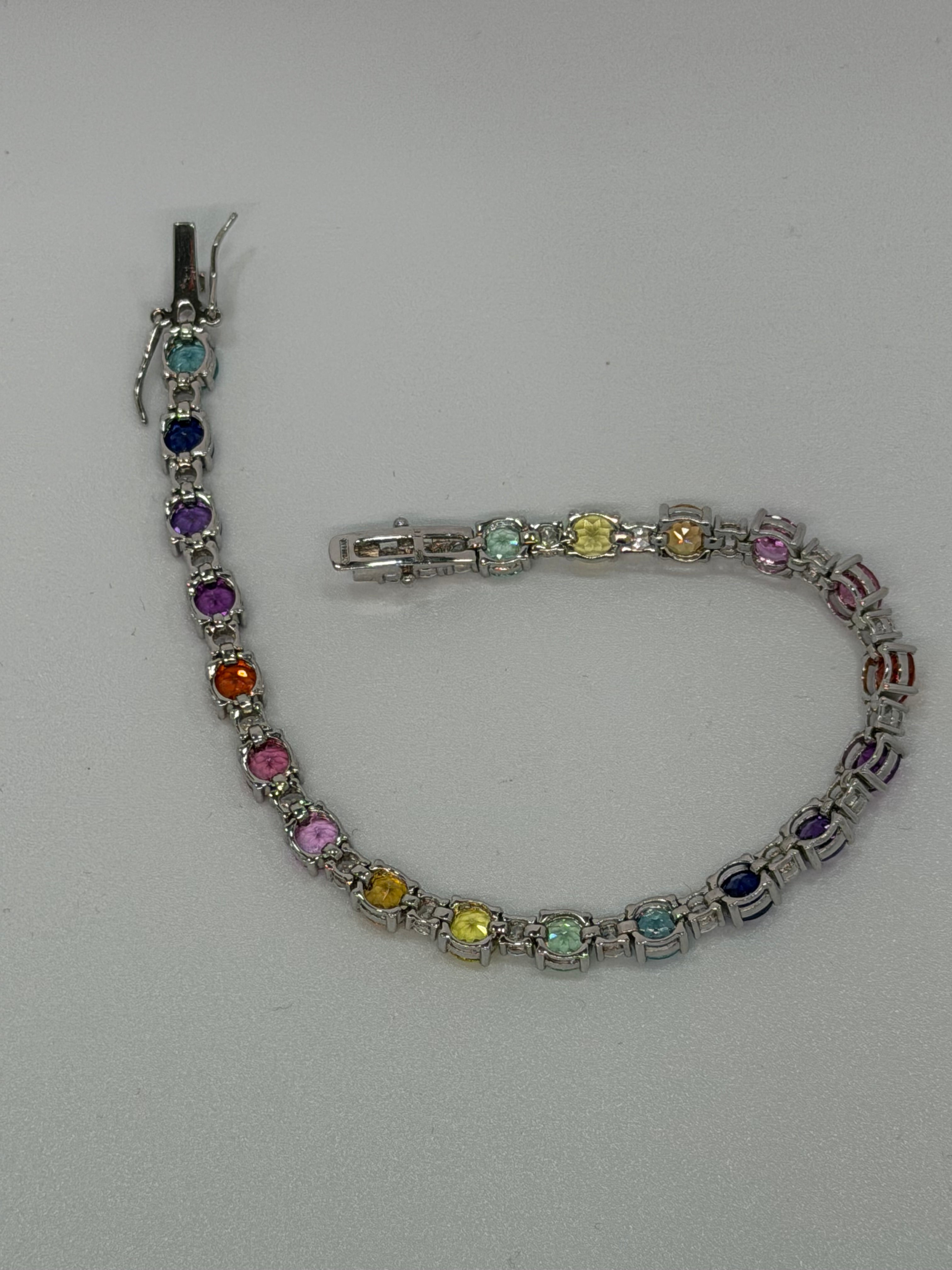 Bracciale Tennis Pietre Multicolor in Argento 925 – Esplosione di Colori