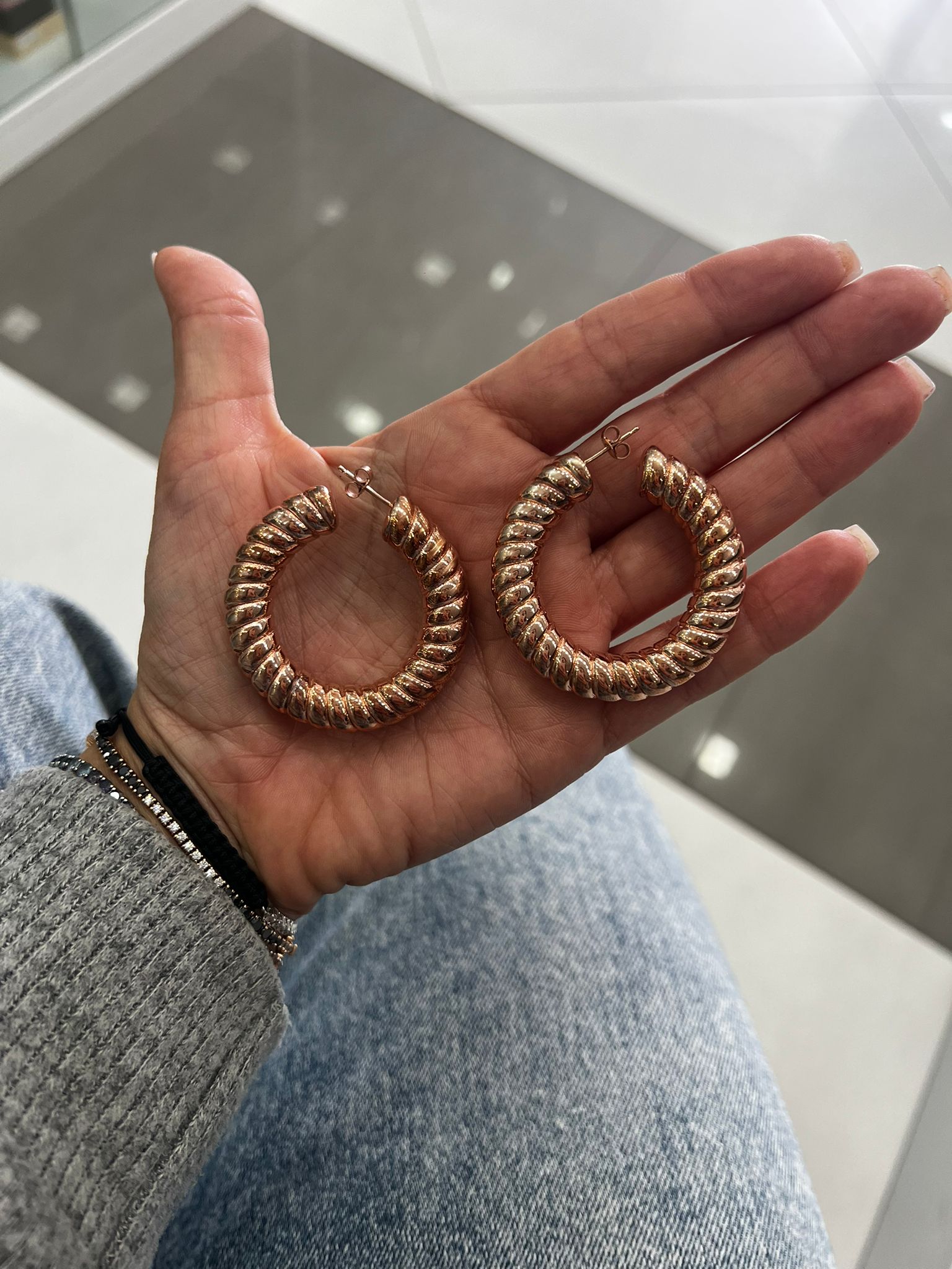 Orecchini Cerchio Intrecciato Oro Rosa Argento 925 – Eleganti e Femminili