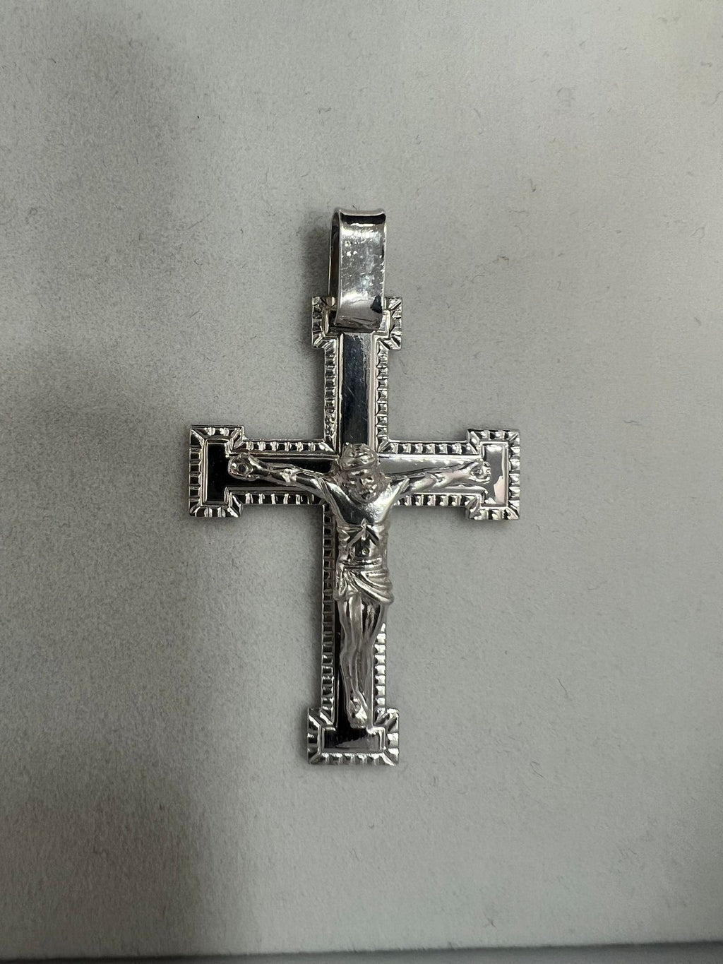 Ciondolo Croce con Gesù Crocifisso Argento 925 – Fede Senza Tempo
