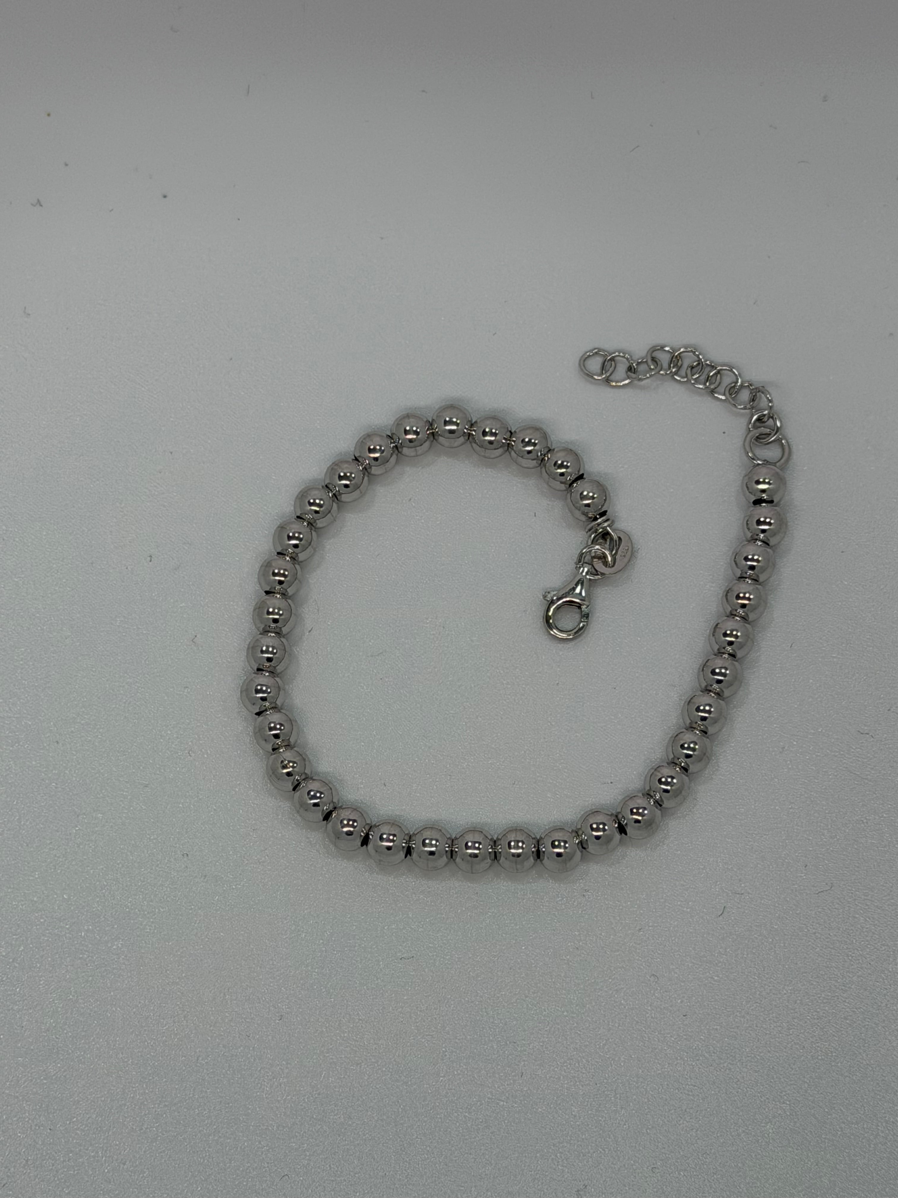 Bracciale Sfere Lisce in Argento 925 – Minimal e Versatile