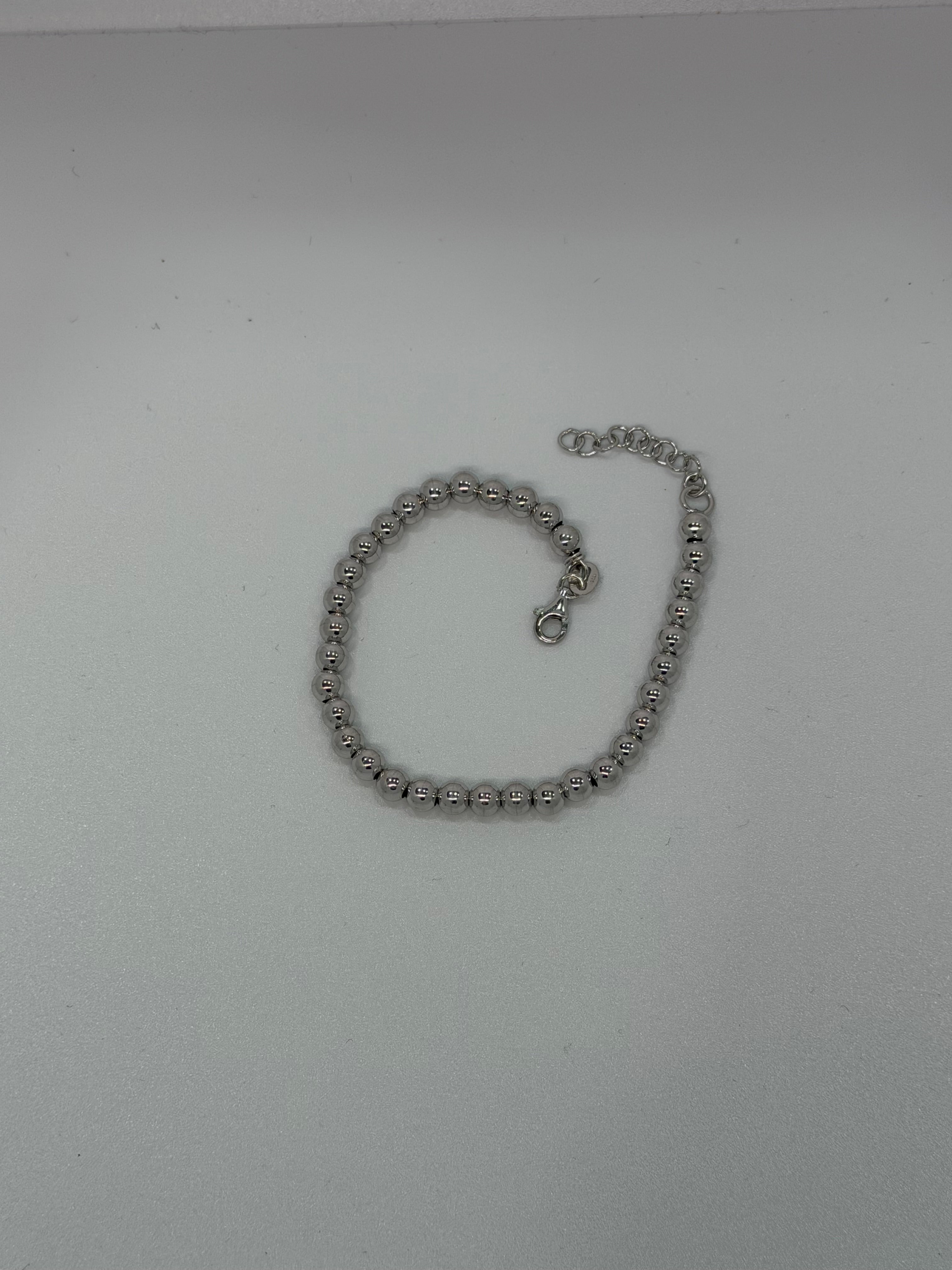 Bracciale Sfere Lisce in Argento 925 – Minimal e Versatile