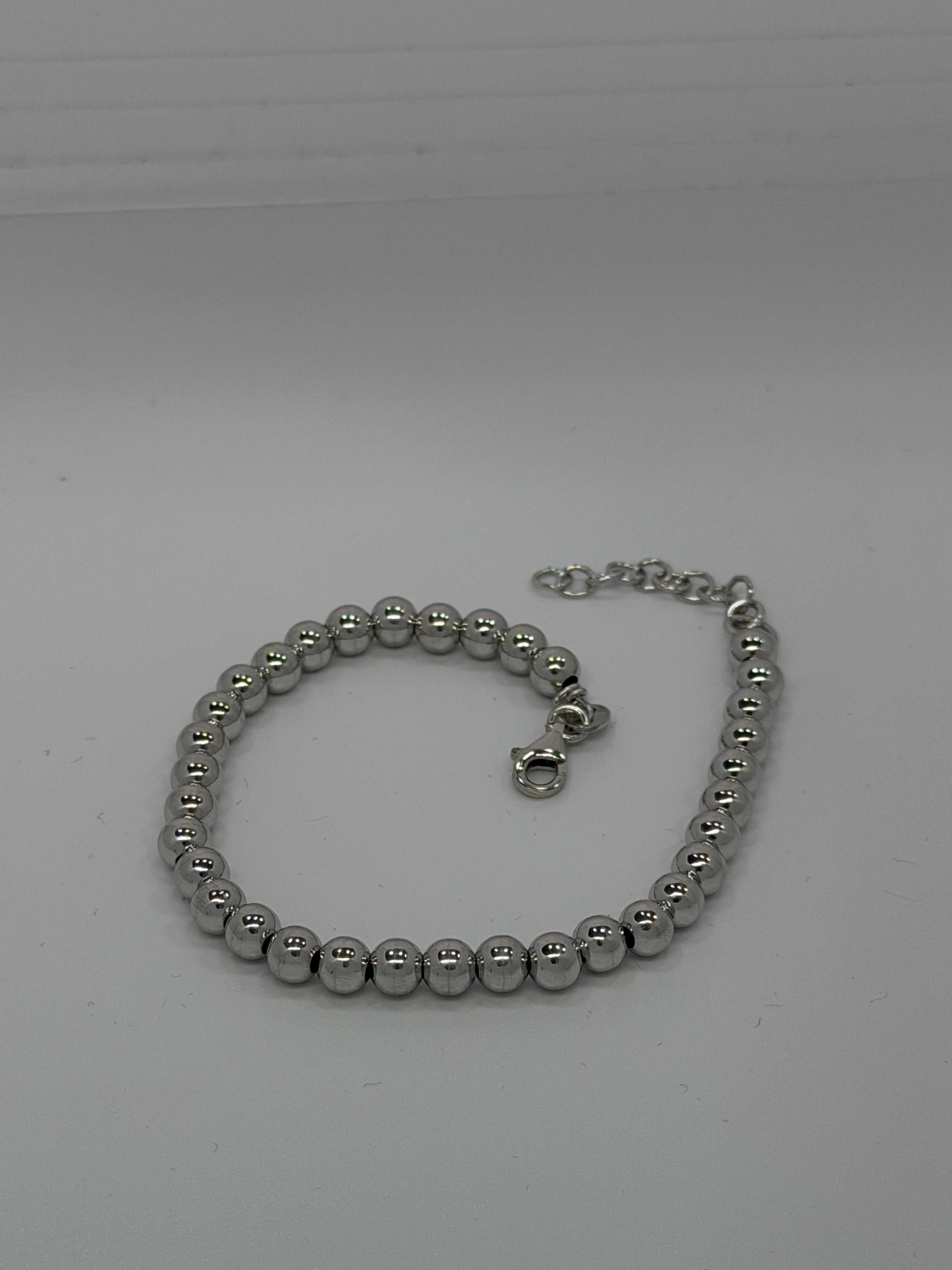 Bracciale Sfere Lisce in Argento 925 – Minimal e Versatile
