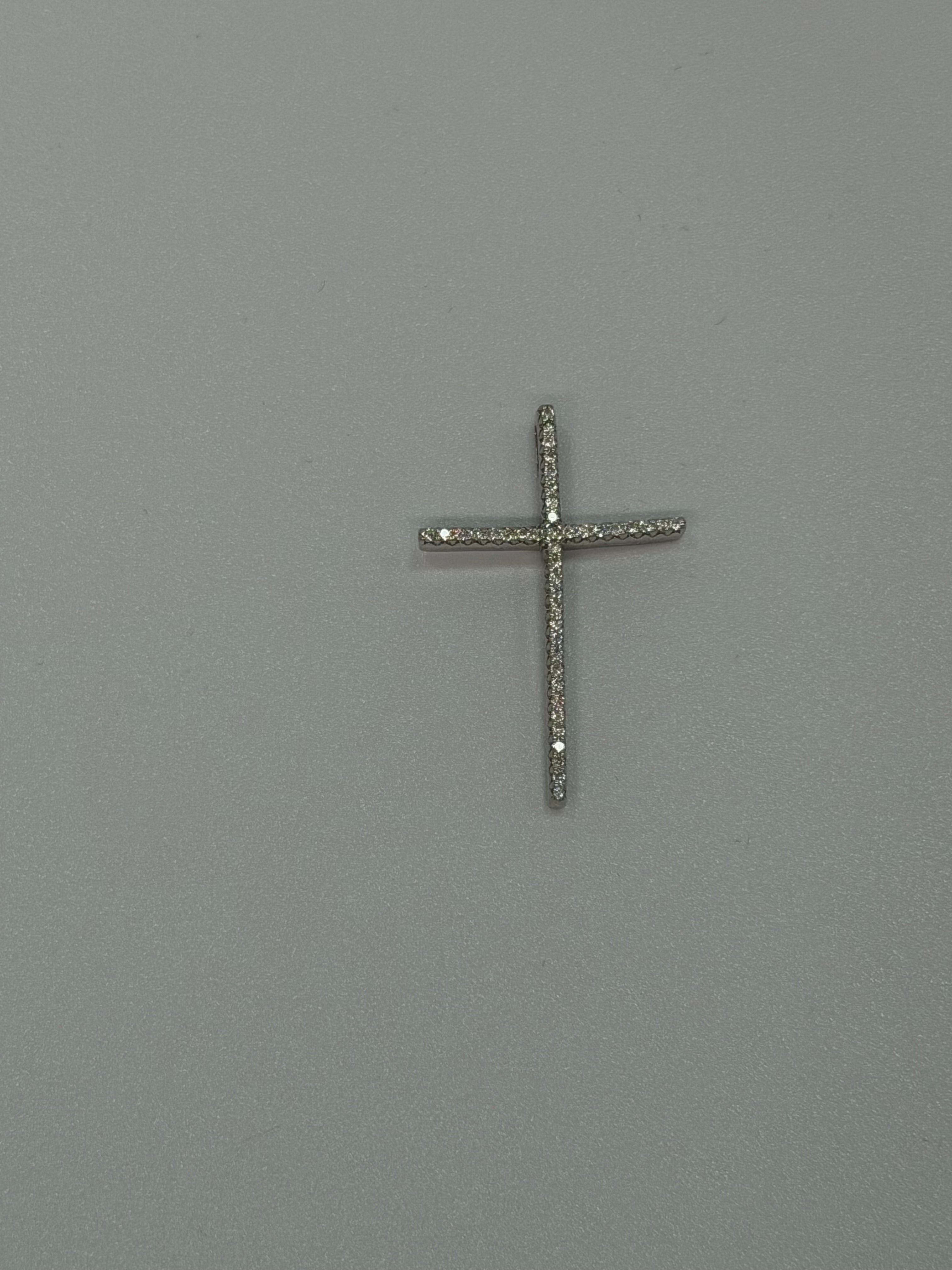 Ciondolo Croce in Argento 925 con Pietre Bianche Incastonate | Gioiello Religioso