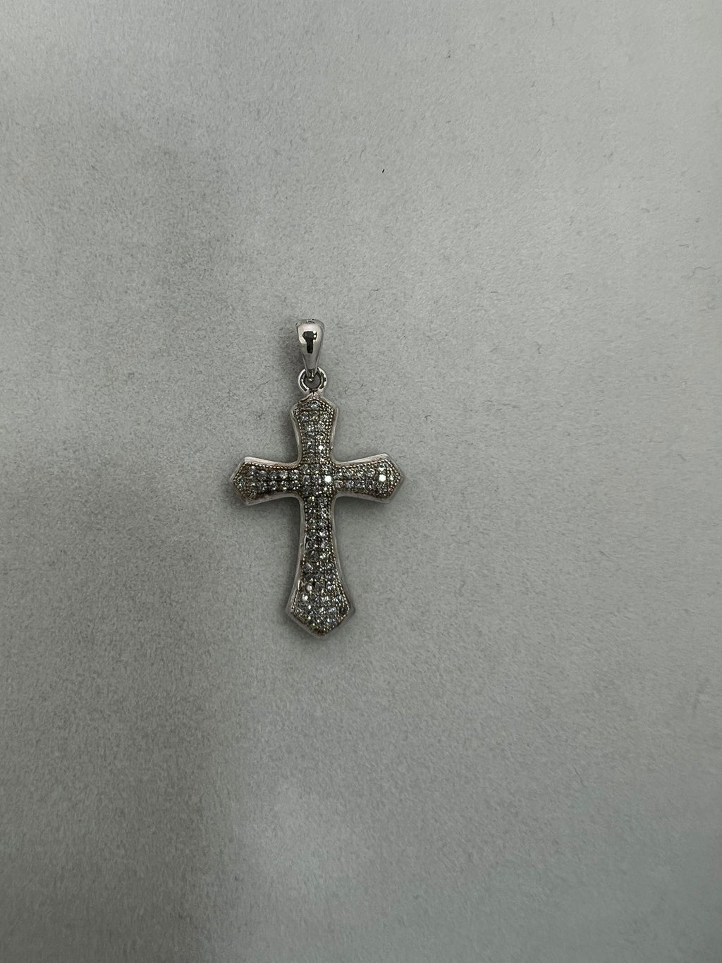 Ciondolo Croce Argento 925 Pietre Bianche – Purezza e Stile