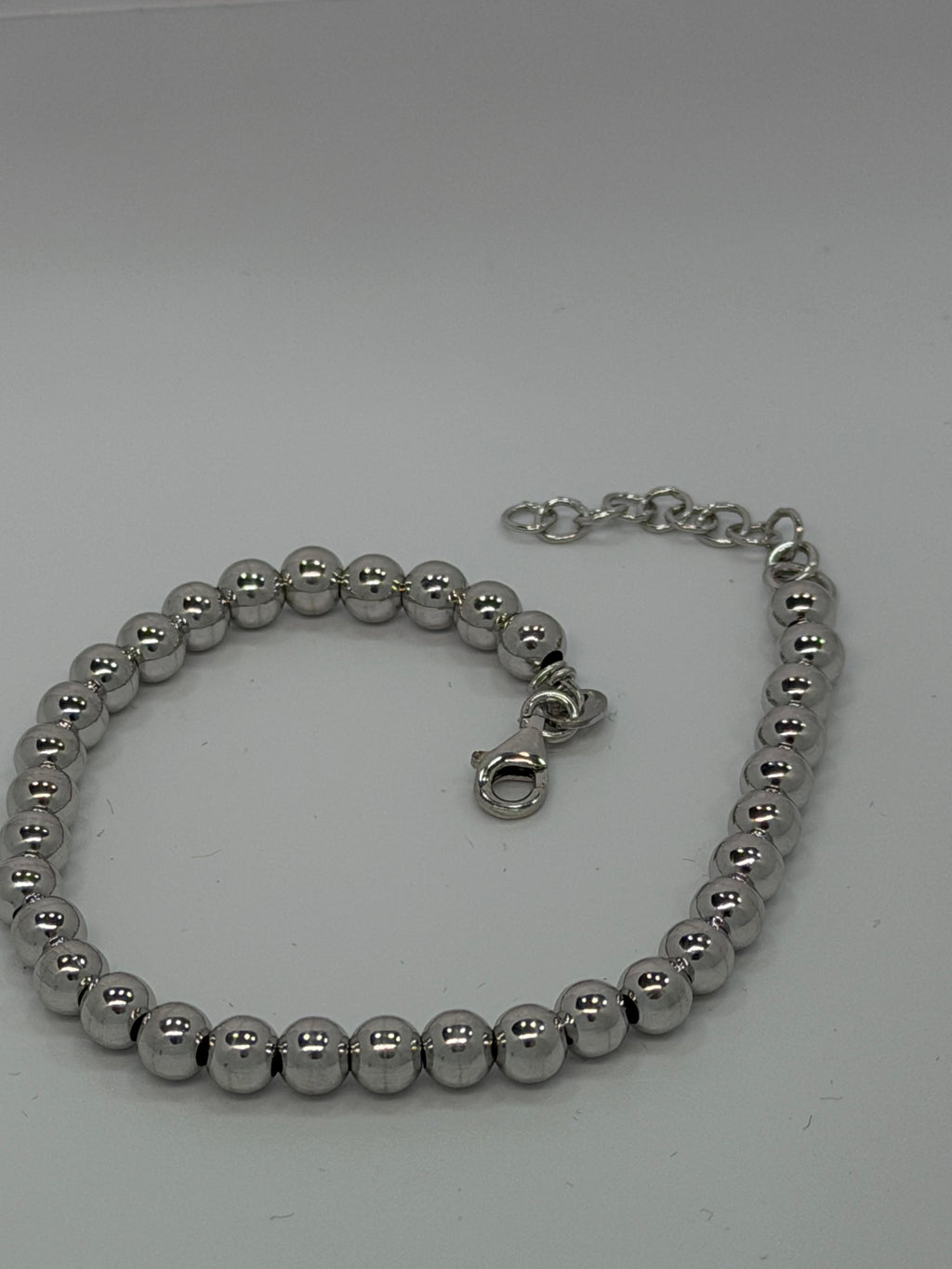 Bracciale Sfere Lisce in Argento 925 – Minimal e Versatile