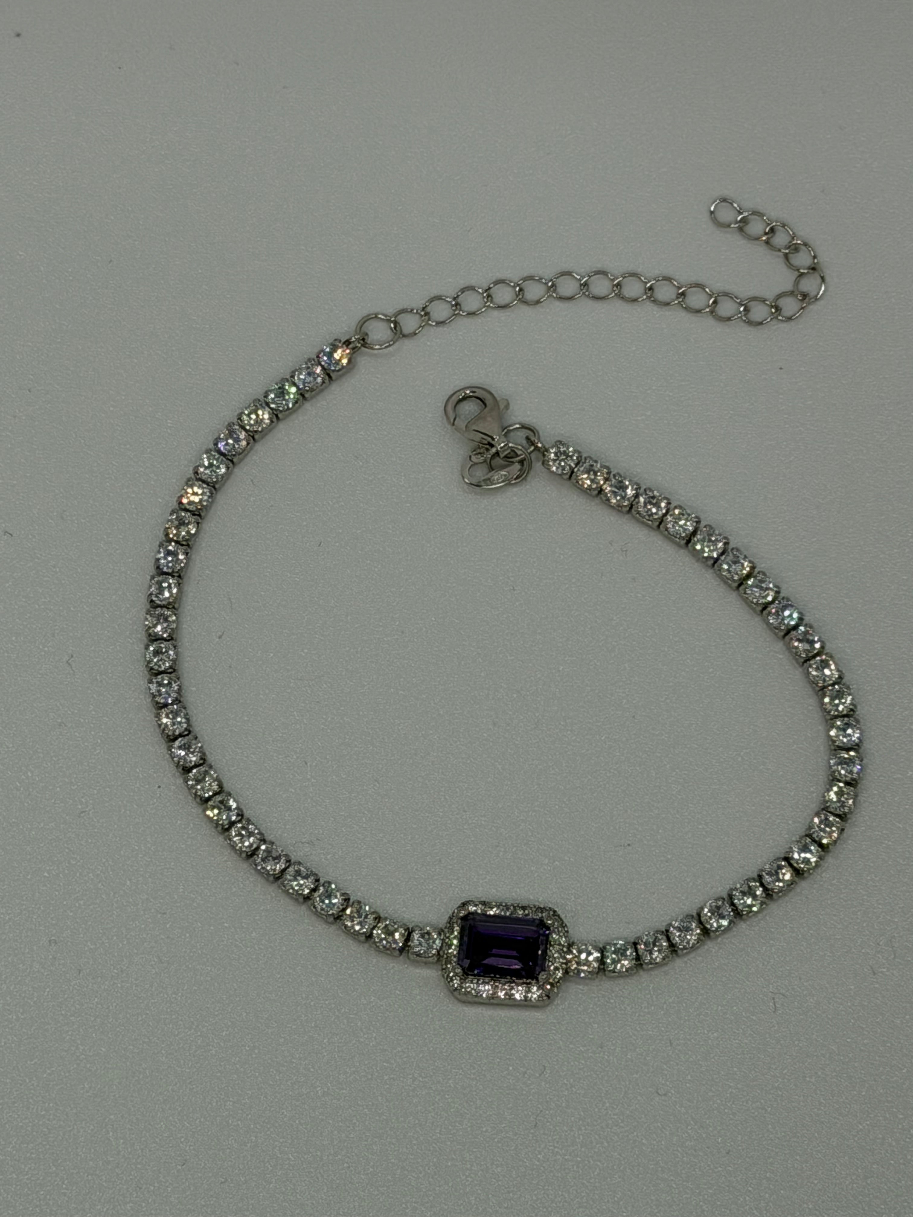 Bracciale Tennis Argento 925 con Pietra Viola Centrale – Semirigido