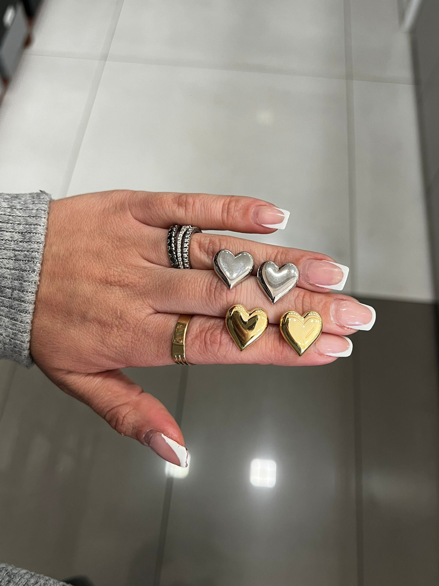 Orecchini in Argento 925 a Cuori Lisci – Versione Argento e Dorata | Gioiello Romantico