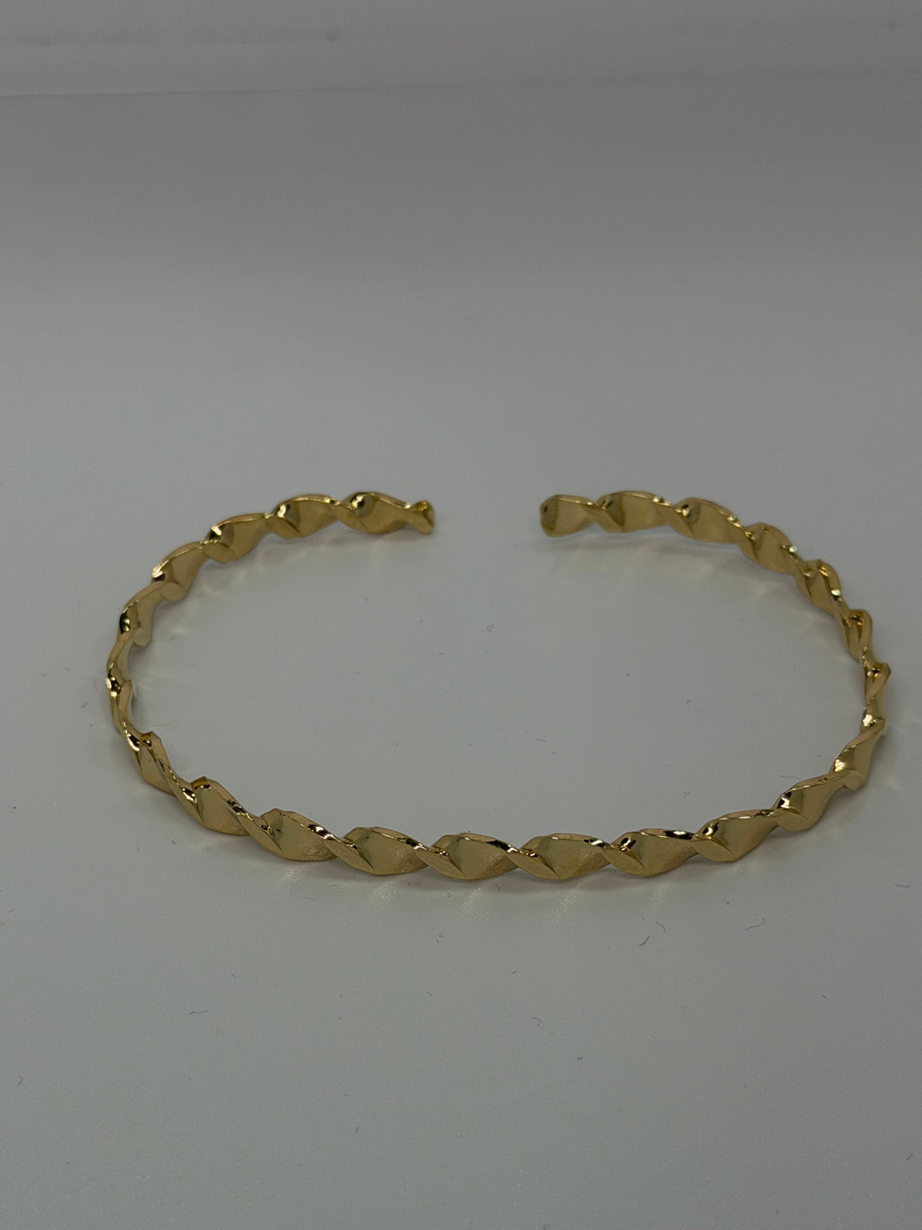 Bracciale Rigido Intrecciato in Argento 925 – Disponibile in Argento e Oro