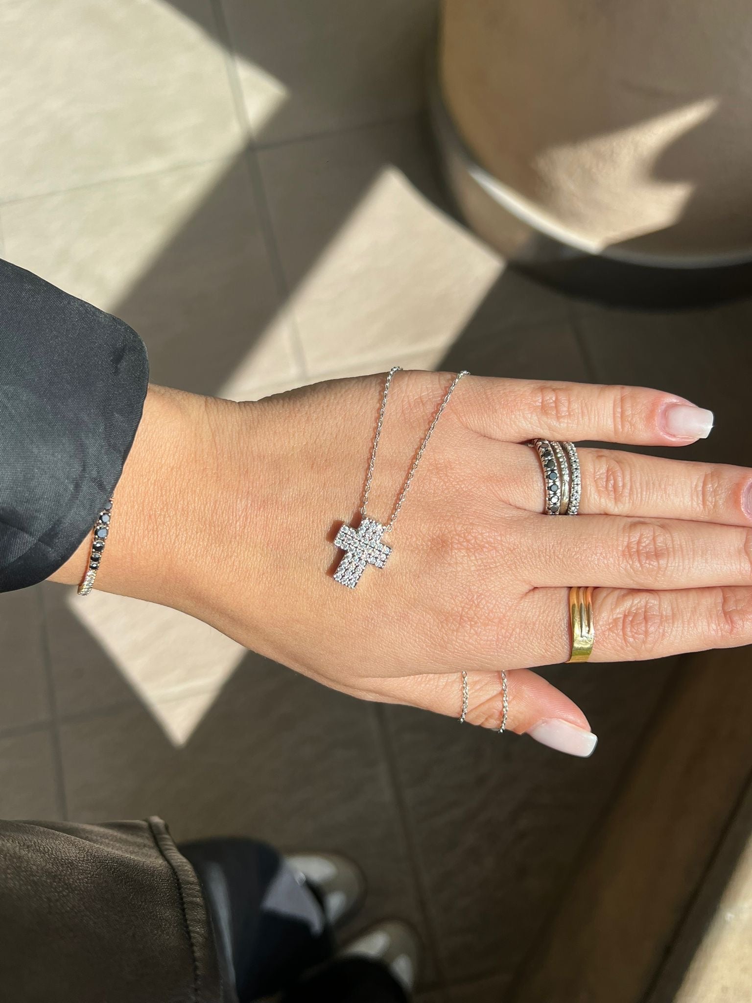 Collana Acciaio con Croce e Zirconi Bianchi – Fede e Brillantezza