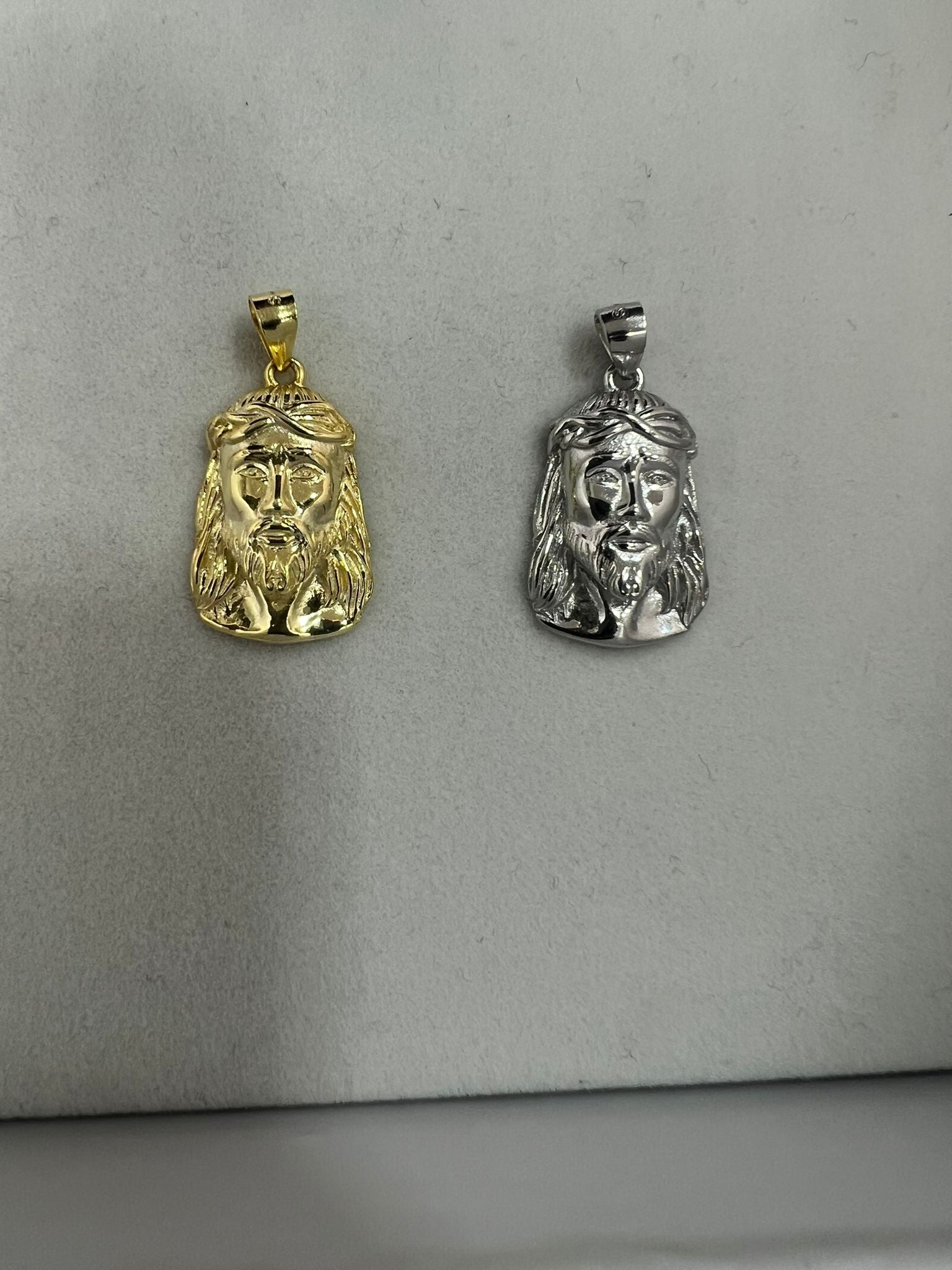 Ciondolo Volto di Cristo Argento 925 – Icona Sacra Preziosa