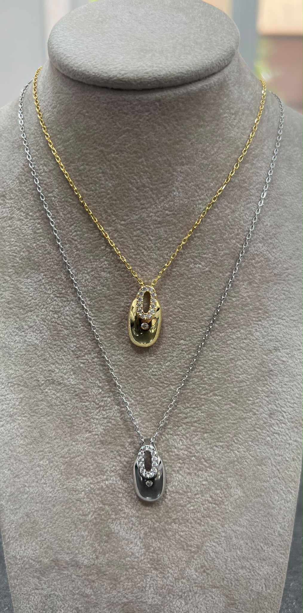 Collana Punto Luce in Argento 925 – Eleganza Senza Tempo