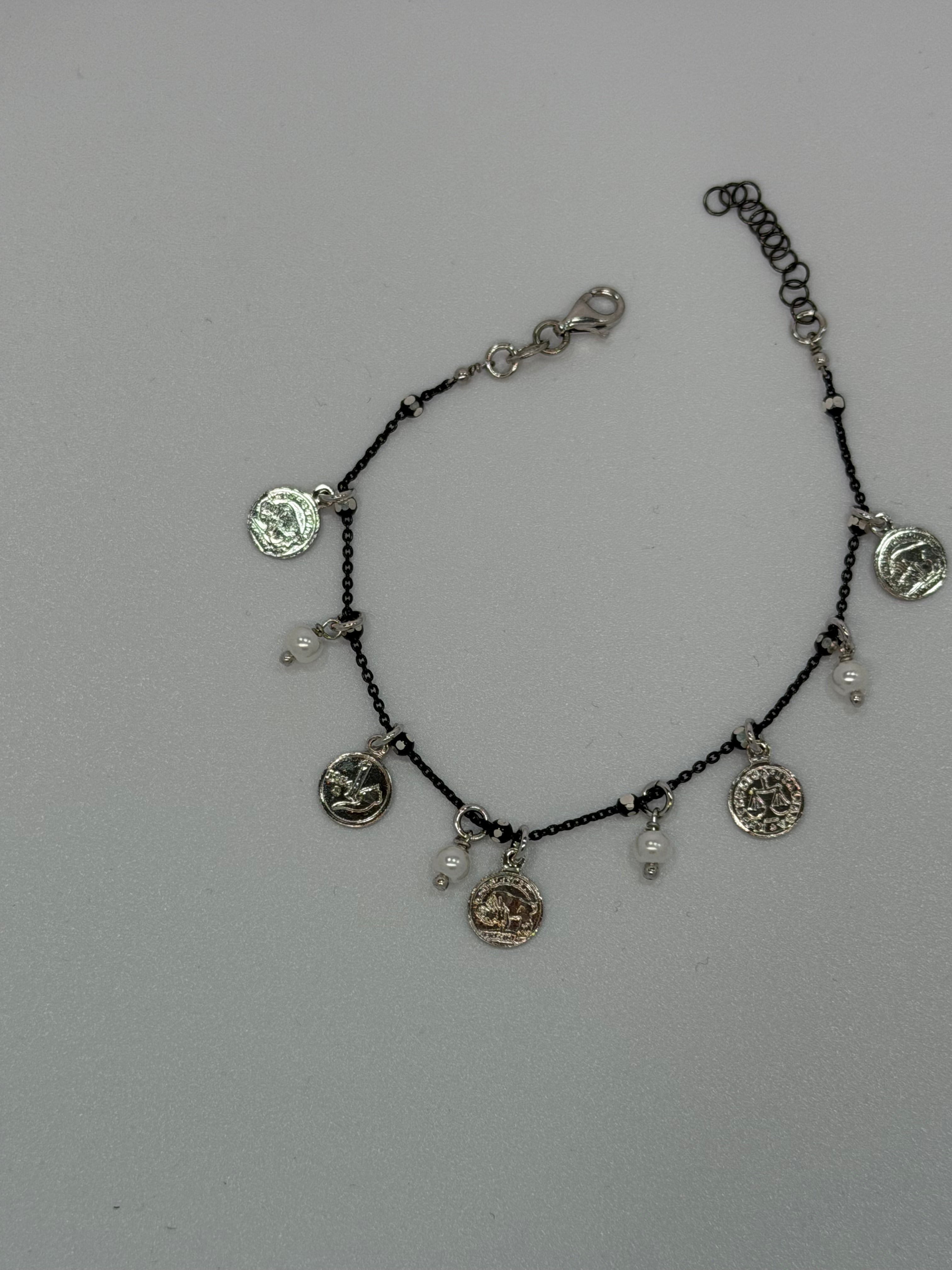 Bracciale Argento 925 Brunito con Monete e Perle Pendenti