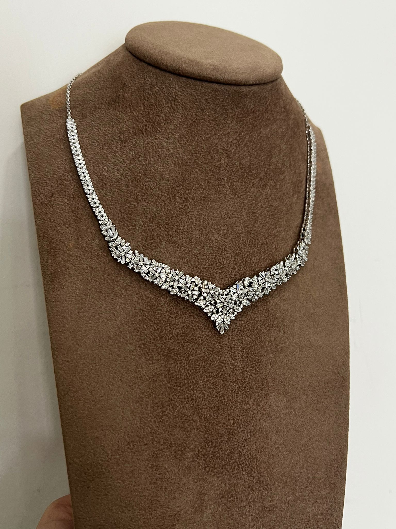 Collier Luxury in Argento 925 con Zirconi Bianchi Incastonati – Gioiello di Alta Classe