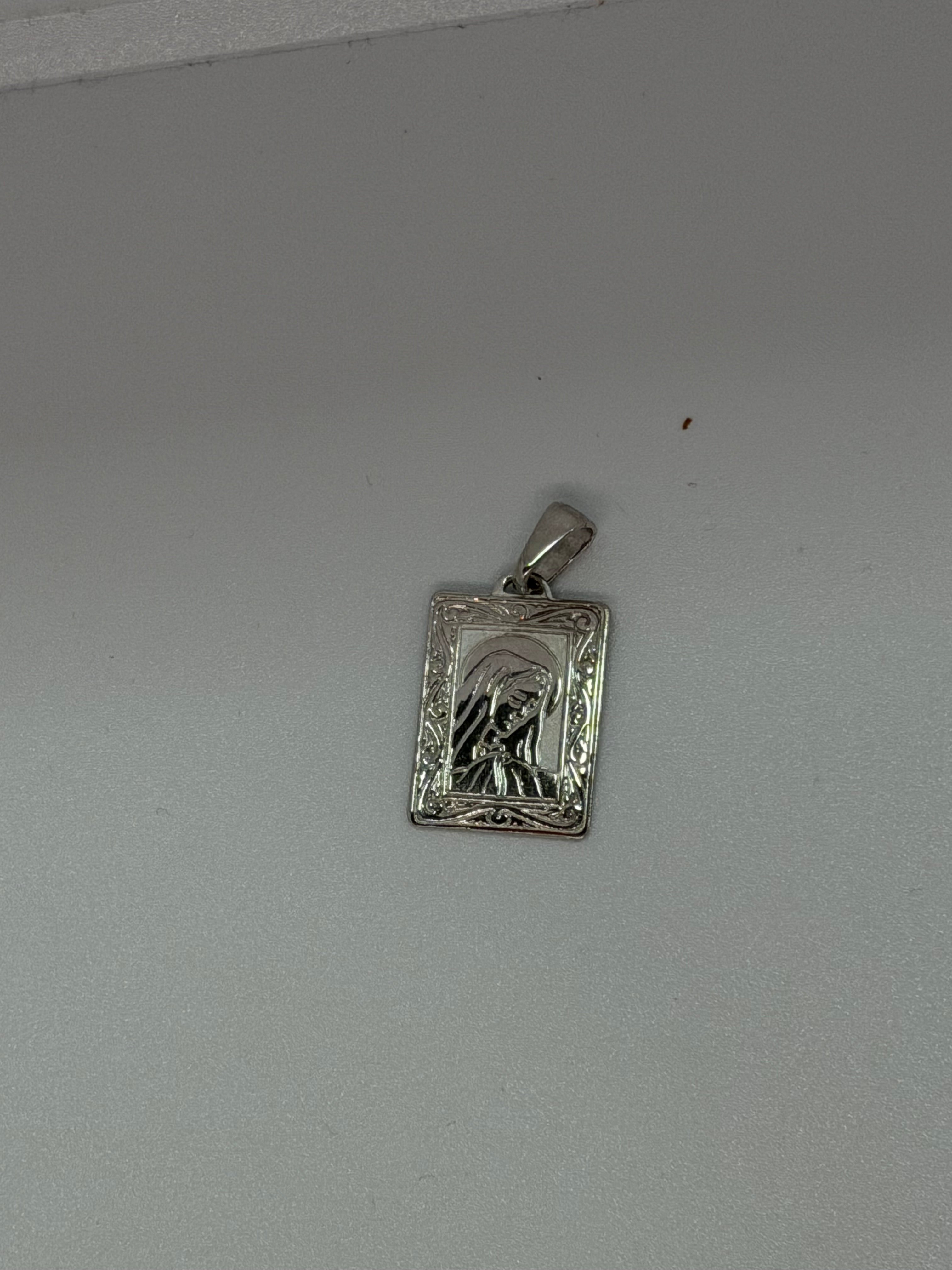 Ciondolo Madonnina in Argento 925 | Gioiello Religioso Artigianale