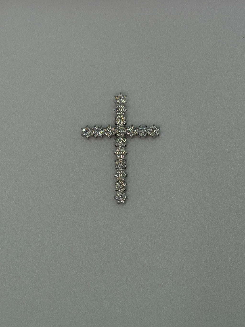 Ciondolo Croce Grande a Fiori con Zirconi Bianchi in Argento 925 | Gioiello Elegante