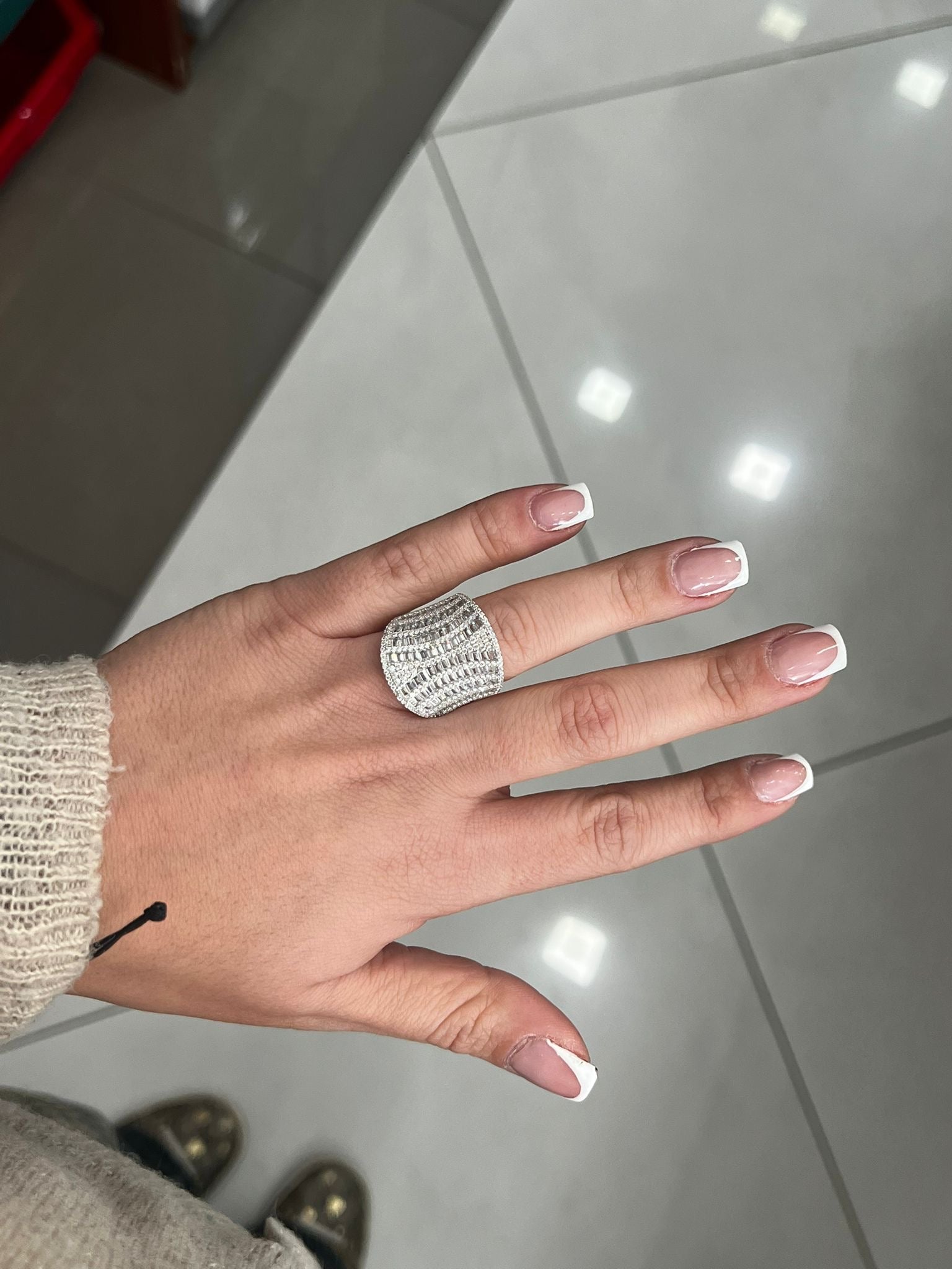 Anello luxury pietre bianche in argento 925