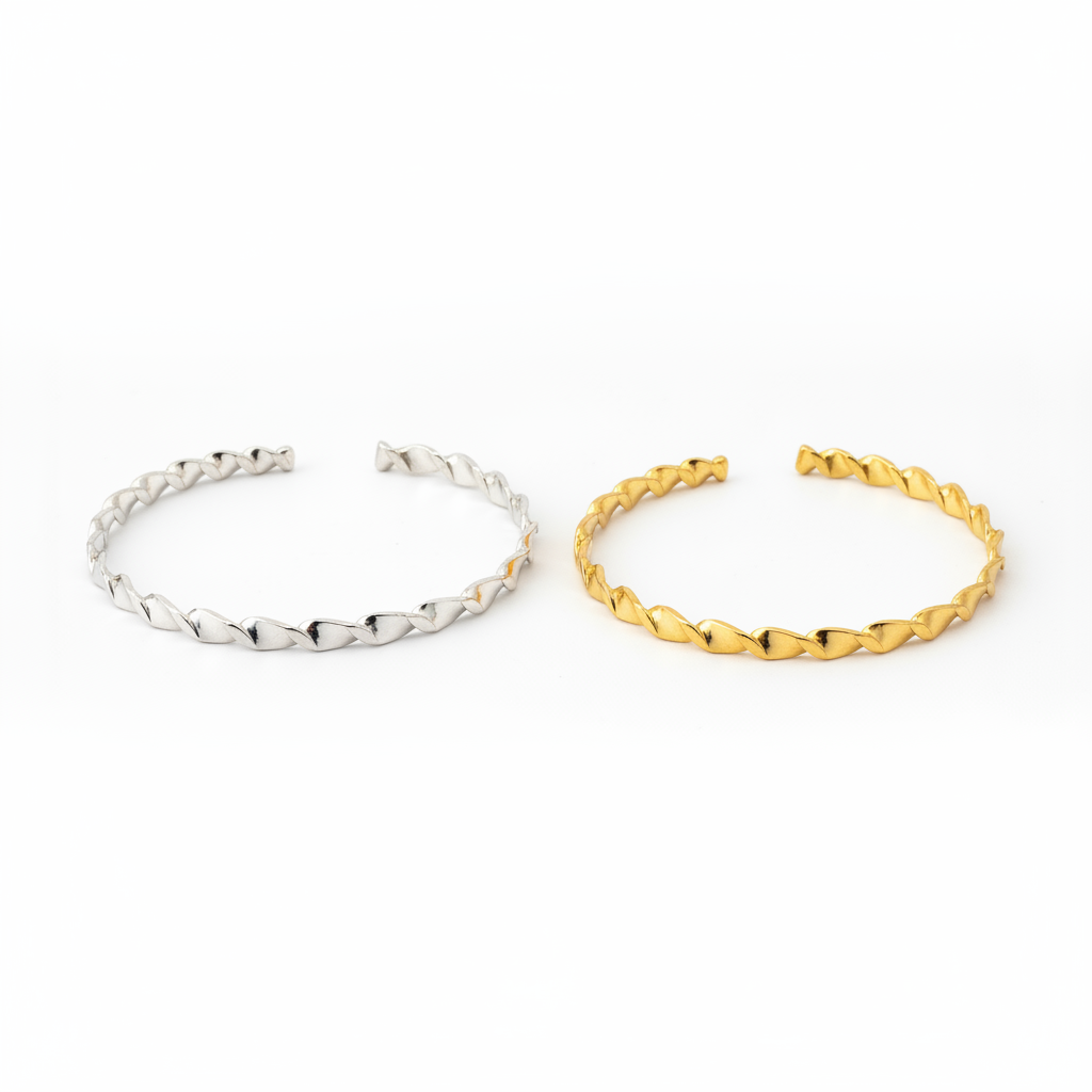 Bracciale Rigido Intrecciato in Argento 925 – Disponibile in Argento e Oro